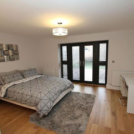 Lovely One Bed Apartment-Near All Transport-Village-Freeparking Londra Esterno foto