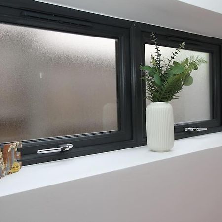 Lovely One Bed Apartment-Near All Transport-Village-Freeparking Londra Esterno foto